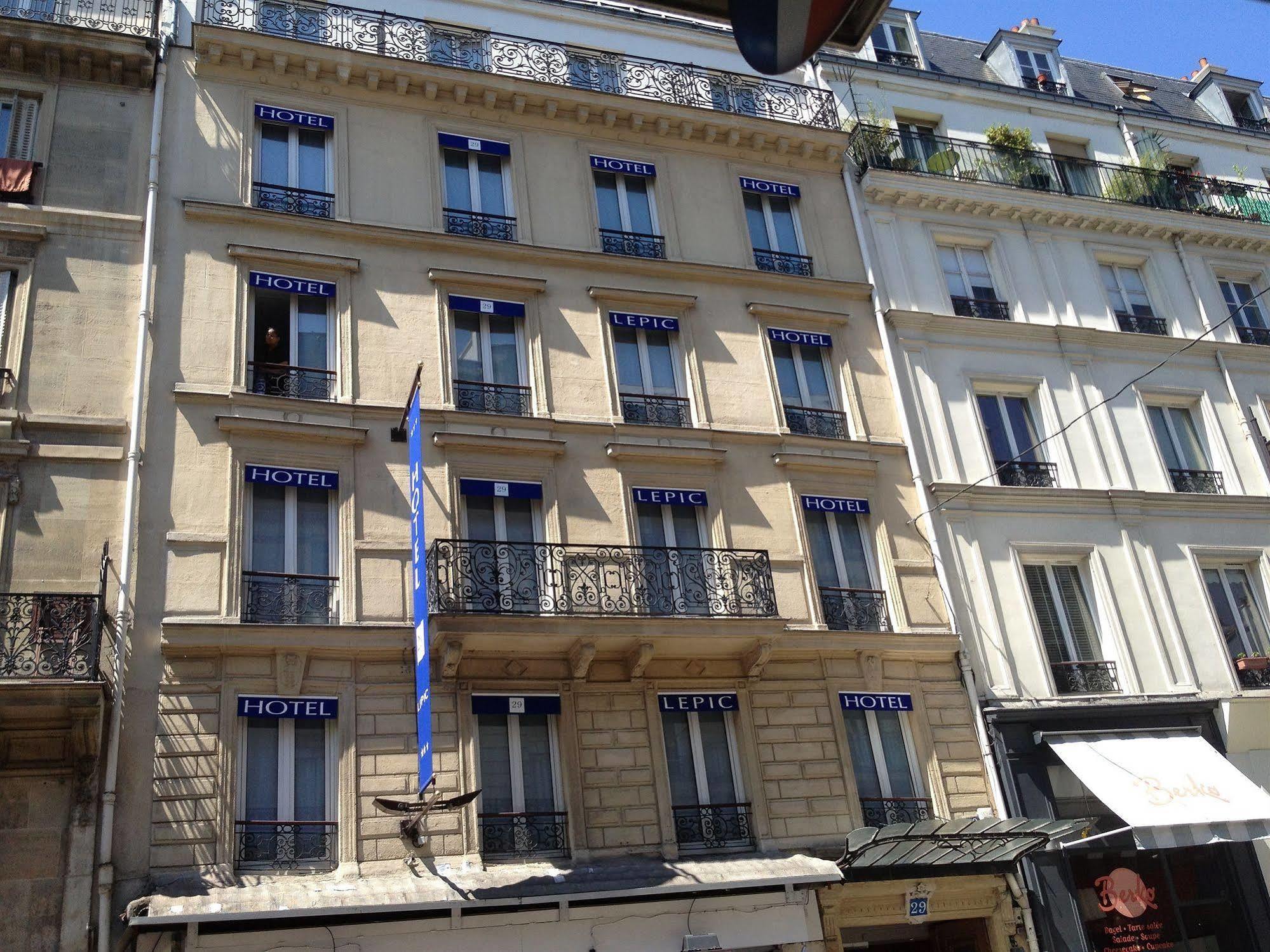 29 Lepic 3* Paris